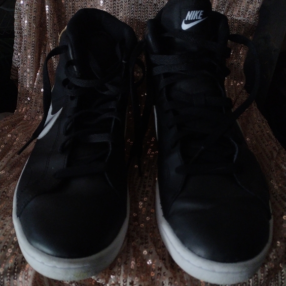 Nike shoes - Picture 5 of 5